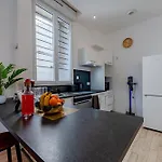 Chic Family - Neuf & Moderne - Parking Wifi Centre Gare Tgv - Confort Ideal Famille - Speciale דירה